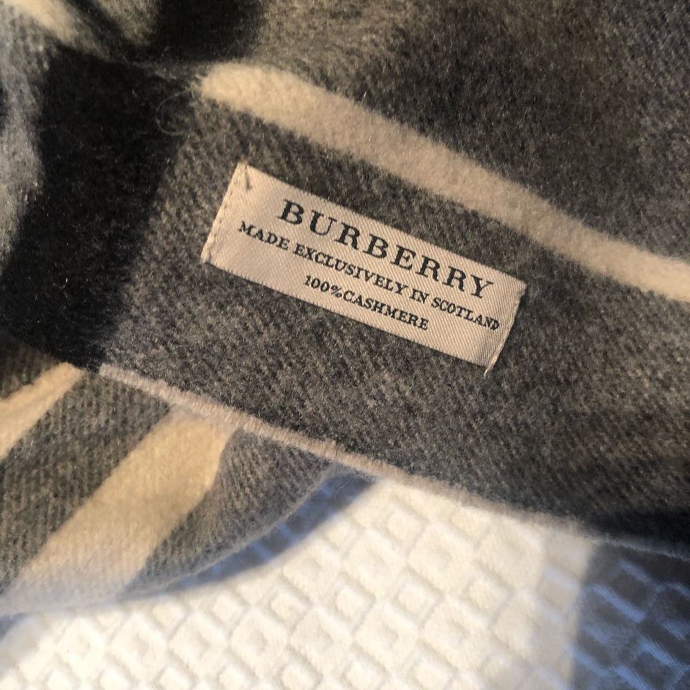 Burberry Neck Warmer/Scarf